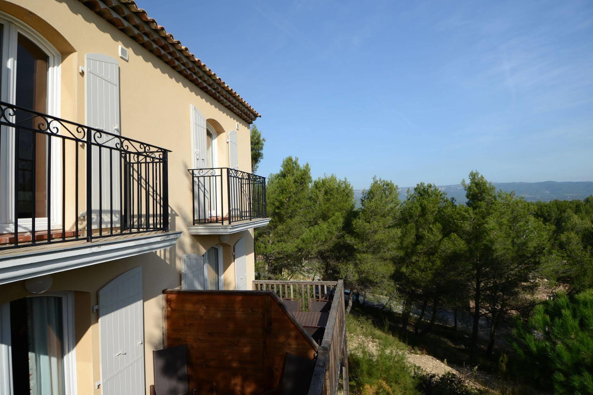 Residence Pierre & Vacances Les Coteaux De Pont-Royal Mallemort Exterior photo