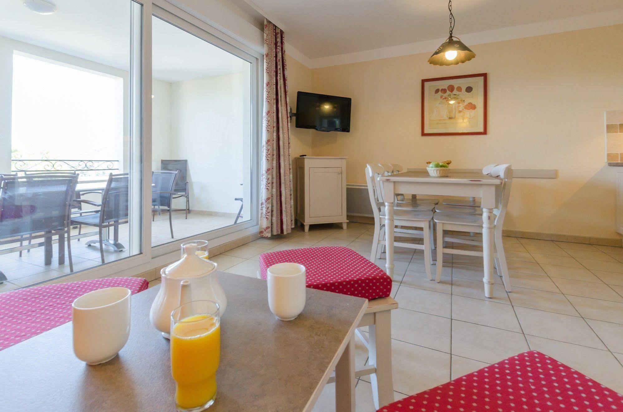 Residence Pierre & Vacances Les Coteaux De Pont-Royal Mallemort Exterior photo